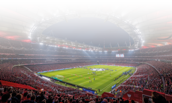 Blick von der Trib ne auf das leere Stadion in Lissabon