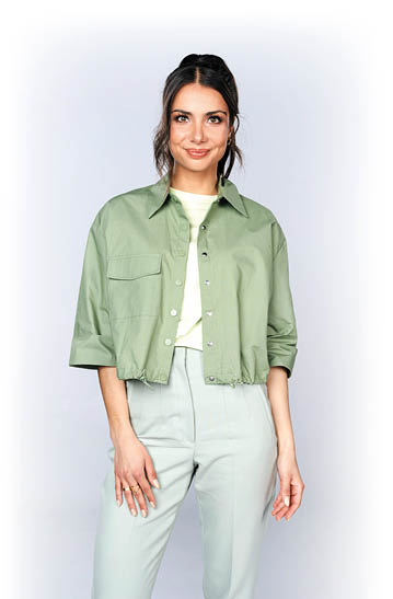 WESTDEUTSCHER RUNDFUNK K LN EURO 24 - Lea Wagner Reporterin Lea Wagner berichtet aus dem Mannschaftsquartier in Herzogenaurach. © WDR/Ben Knabe, honorarfrei - Verwendung gem  der AGB im engen inhaltlichen, redaktionellen Zusammenhang mit genannter WDR-Sendung und bei Nennung “Bild: WDR/Ben Knabe" (S1+). WDR Kommunikation/Redaktion Bild, K ln, Tel: 0221/220 -7132 oder -7133, Fax: -777132, bildkommunikation@wdr.de