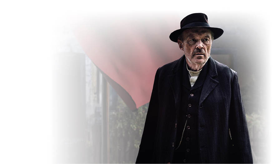 Schuster Julius Kraus (Josef Hader)