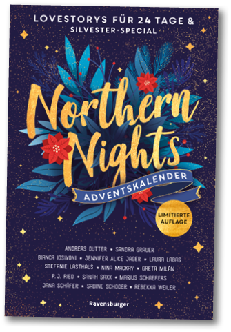 as Bild zeigt das Cover des „Northern Nights Adventskalenders“ aus dem Ravensburger Verlag.   Der Untertitel lautet:  „Lovestorys f r 24 Tage & Silvester-Special“    Das Design ist festlich und winterlich: ein dunkler, nachtblauer Hintergrund mit goldenen Sternen und funkelnden Akzenten, darauf gro e, handschriftliche Schrift in Goldoptik. Zwischen den Buchstaben sind leuchtend blaue Bl tter und rote Weihnachtssterne zu sehen.    Ein goldener Kreis hebt hervor, dass es sich um eine „limitierte Auflage“ handelt.  Am unteren Rand sind die beteiligten Autorinnen und Autoren aufgelistet, darunter bekannte Namen wie Bianca Iosivoni, Sandra Grauer, Jennifer Alice Jager, Sarah Saxx und Sabine Schoder.    Das Cover vermittelt eine warme, festliche Stimmung – perfekt f r die Vorweihnachtszeit voller romantischer Geschichten.