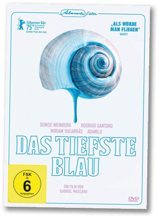 Filmposter mit einer blauen Schnecke, dem Titel 'DAS TIEFSTE BLAU' und weiteren Texten zu Auszeichnungen und Mitwirkenden