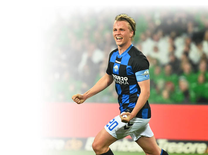 Fu ball, M nner: 2. Bundesliga, Hannover 96 - SC Paderborn 07, 30. Spieltag, Heinz von Heiden-Arena: Felix G tze (SC Paderborn 07) feiert sein Tor zum 0:1.