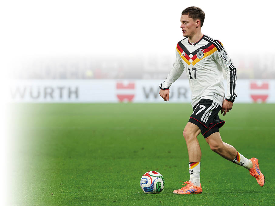 UEFA European Qualifiers - WM Qualifikation - 25/26 - Deutschland - Slowakei am 17.11.2025 in der Red Bull Arena in Leipzig Florian Wirtz (Deutschland 17) am Ball Foto: osnapix / Marcus Hirnschal UEFA regulations prohibit any use of photographs as image sequences and/or quasi-video