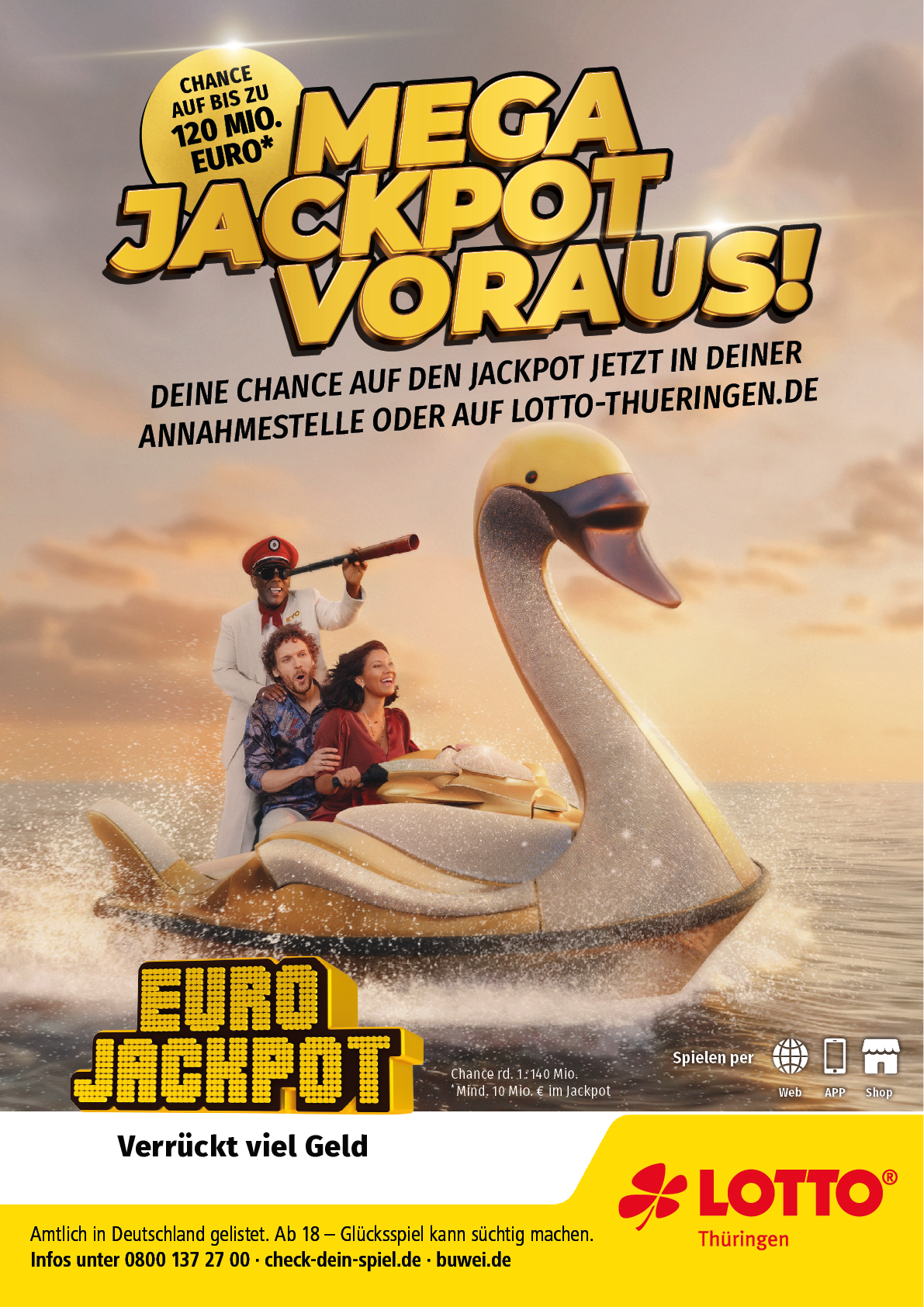 Drei Personen sitzen lachend auf einem gro en Schwan-Boot auf dem Wasser bei Sonnenuntergang, w hrend eine Person im Hintergrund eine Angelrute h lt, und der Text wirbt f r einen Mega Jackpot bei Euro Jackpot und Lotto Th ringen. Beschreibung von KI generiert